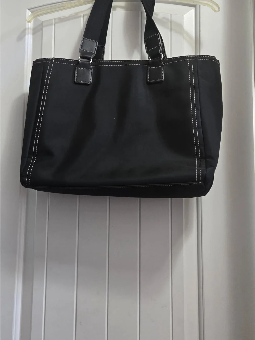 Black Women’s Tote Bag with Contrast Stitching